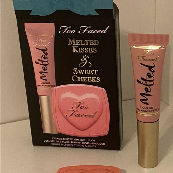 NewToo Faced Melted Kisses and Sweet Cheeks Mini Set nude. Price firm - Picture 2 of 6